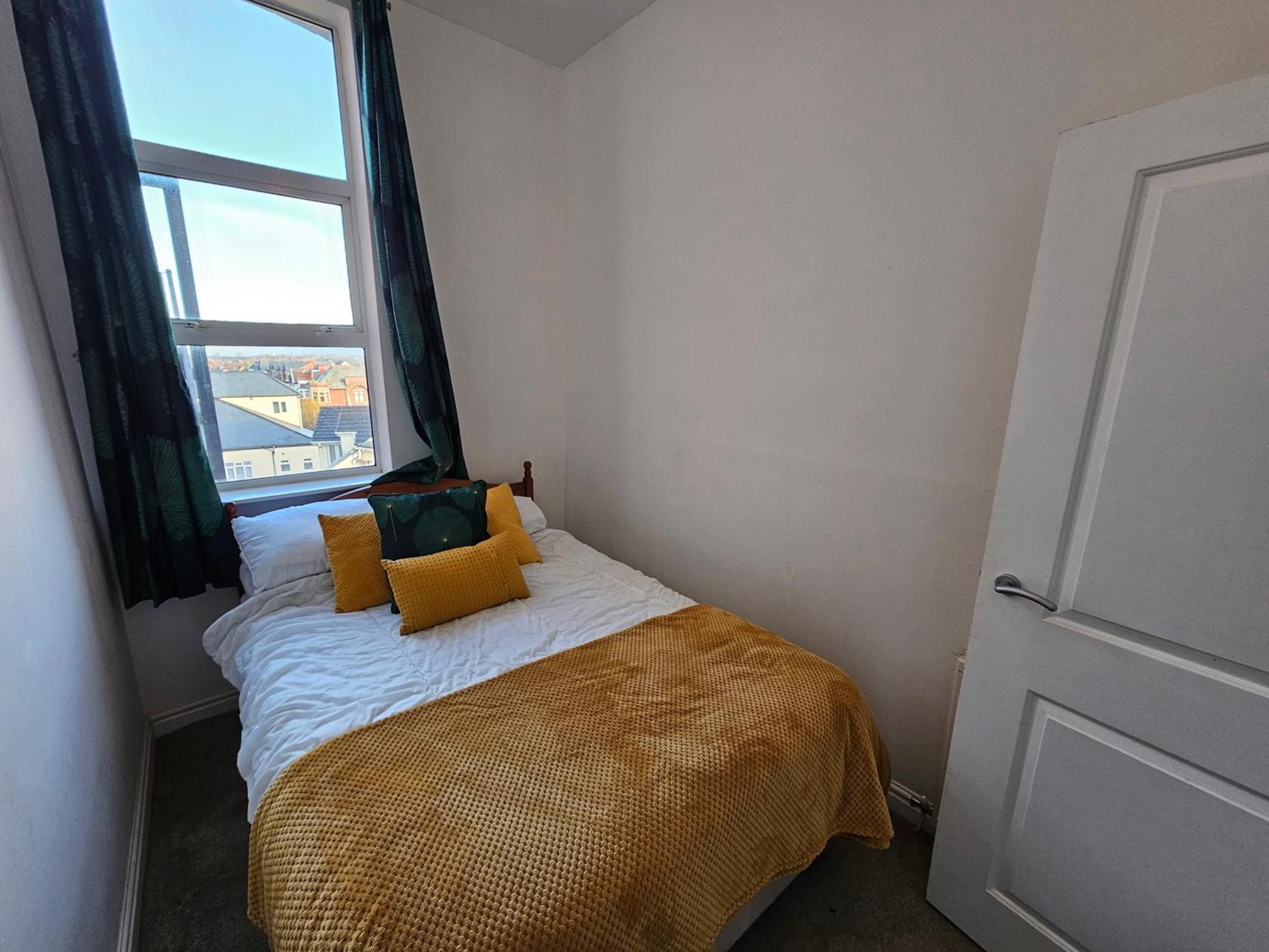 2 Bed Apartment Lakeside On The Promenade Southport Exterior foto