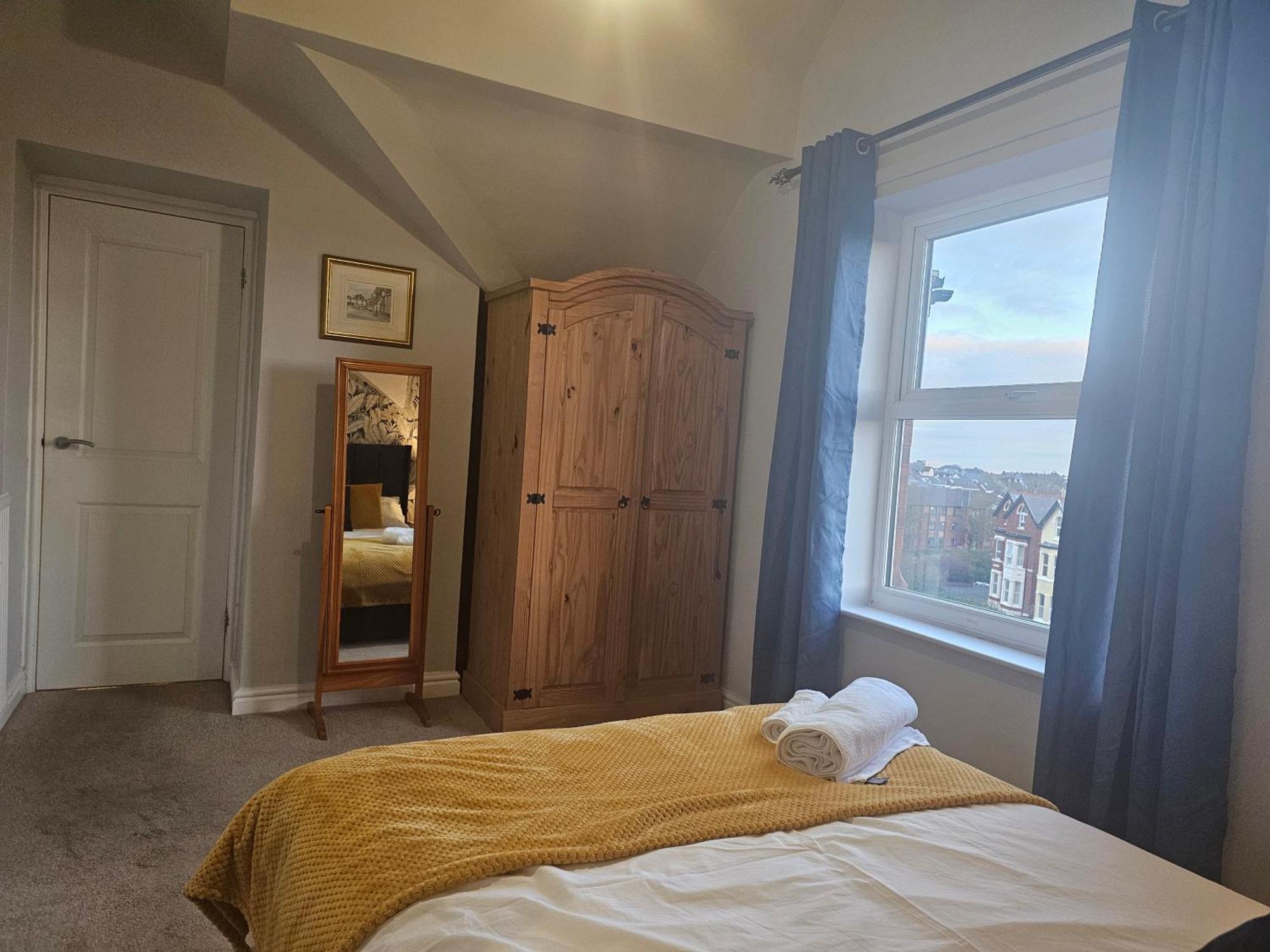 2 Bed Apartment Lakeside On The Promenade Southport Exterior foto