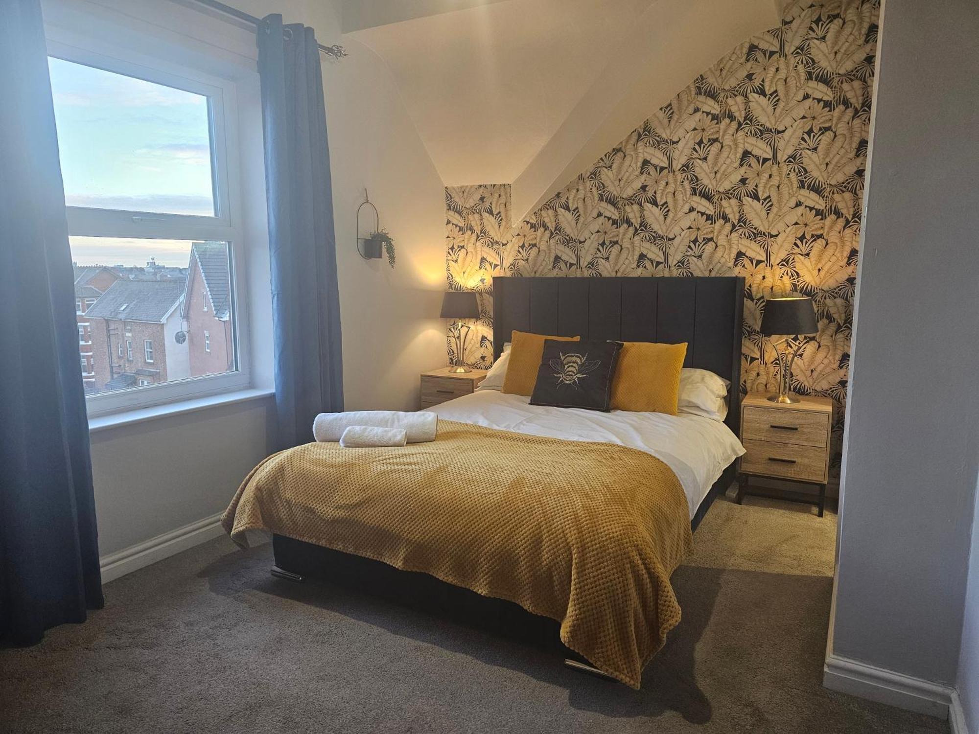 2 Bed Apartment Lakeside On The Promenade Southport Exterior foto